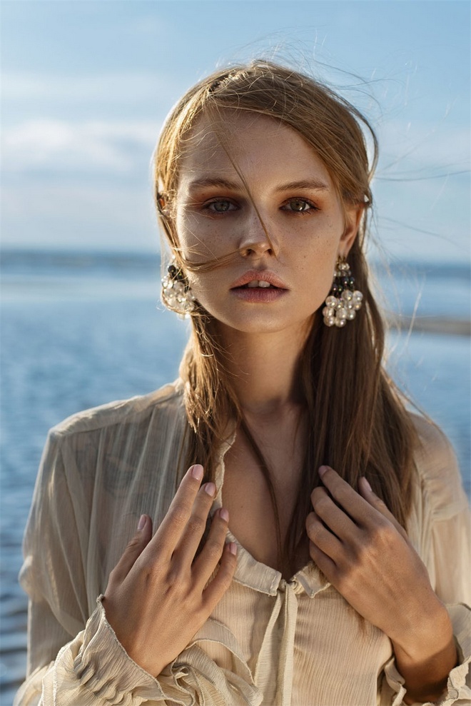 Anastasiya Scheglova - Golden Moments (by Tatiana Mertsalova) / C-Heads Magazine, Vol. 35