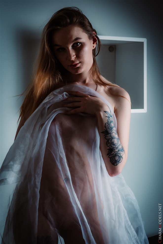 [CharmModels] Sofia - Naked Sofia Only With Transparent Curtain