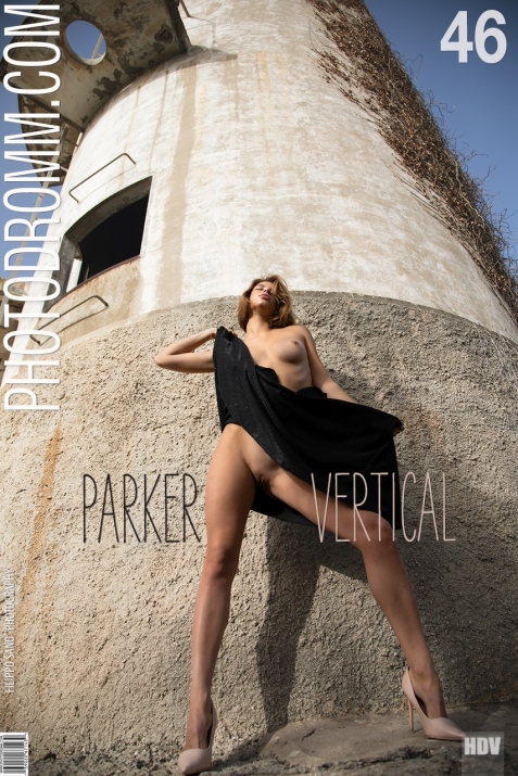 [PhotoDromm] Parker (aka Julia Bar) - Vertical