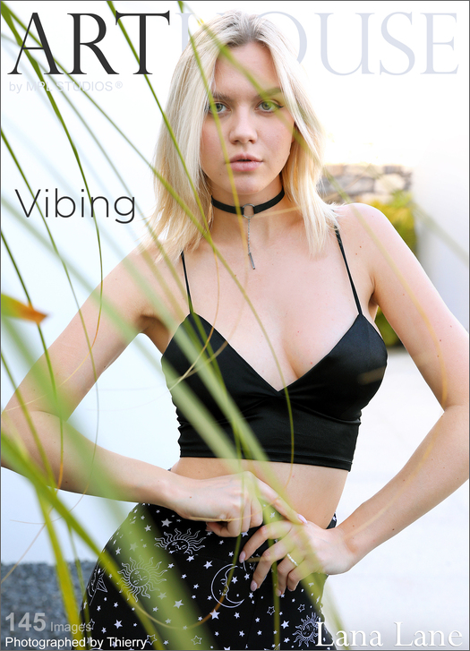 [MPLStudios] Lana Lane - Vibing